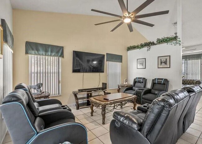 Building Photo - 2871 Picadilly Cir