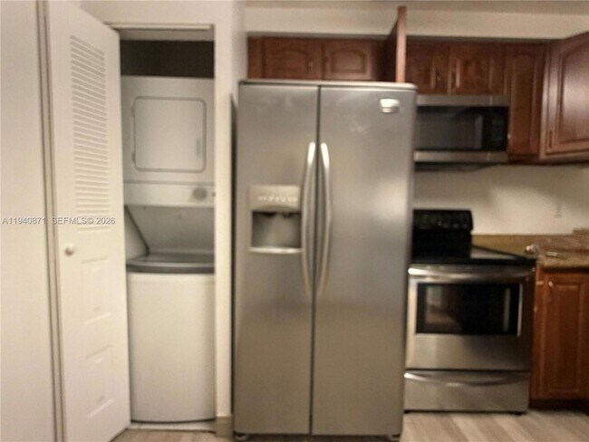 Building Photo - 9123 SW 138th Pl