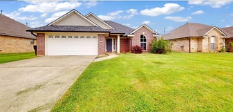 Building Photo - 4923 General Polk Dr