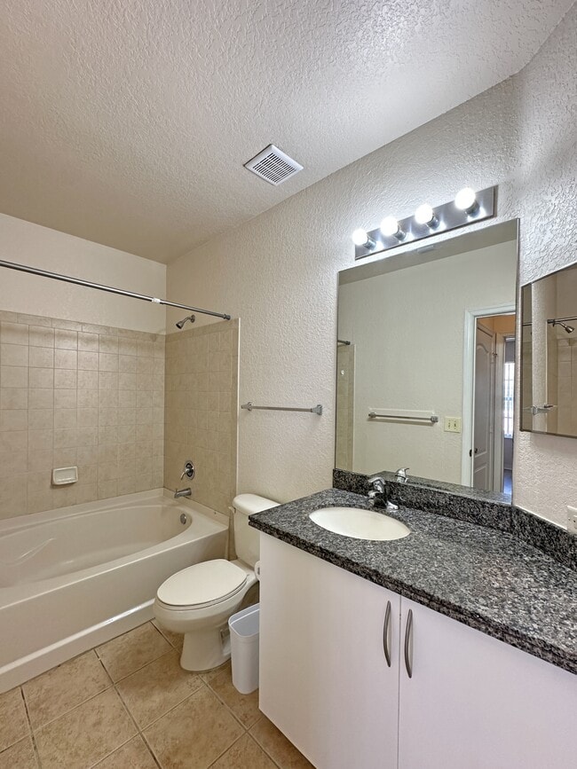 Building Photo - 160 SW Peacock Blvd