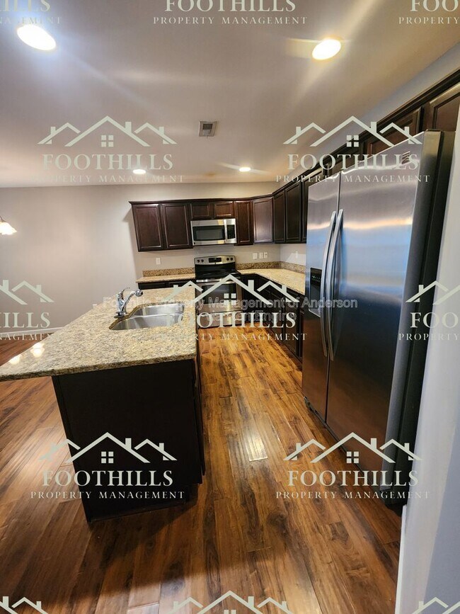 Building Photo - 1027 Whirlaway Cir