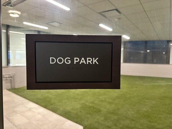 Building Photo - Welcome to your new home! Luxury 1BE1BA condo at the Pullman Gulch Union in the center of Nashvil...