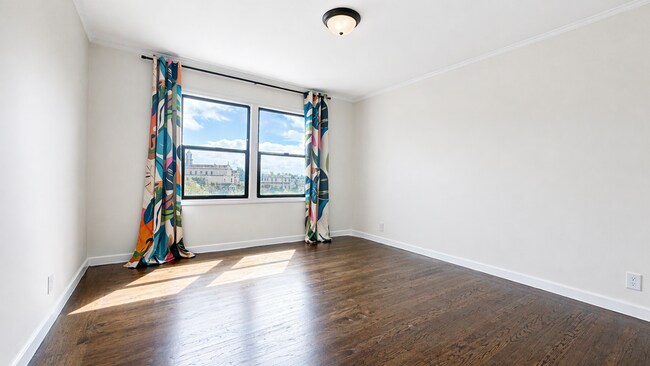 Building Photo - 11-13 Milton