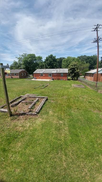 Building Photo - --  AVAILABLE IMMEDIATELY  -- 3 BR / 1 BA West End Home, Fenced in Backyard. Available Immediately!