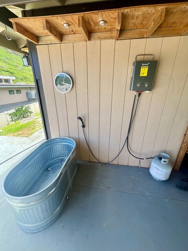 Building Photo - Modern Coastal Oasis: 1 Bedroom, 1 Bath All-Inclusive Retreat in Hawaii Kai