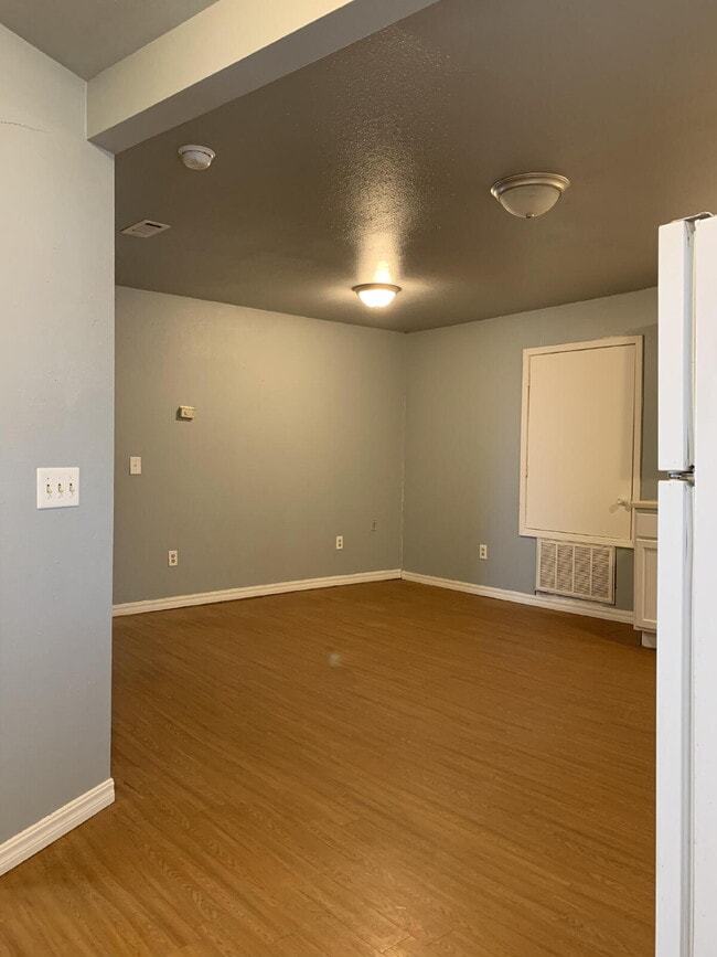 Building Photo - 700 Virginia St