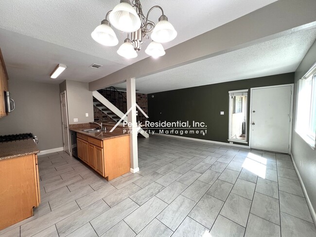 Building Photo - A Very Nice 2bd/1ba Citrus Heights Condo with Garage