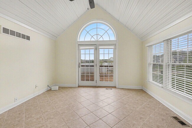 Building Photo - 24829 Reeds Pointe Dr
