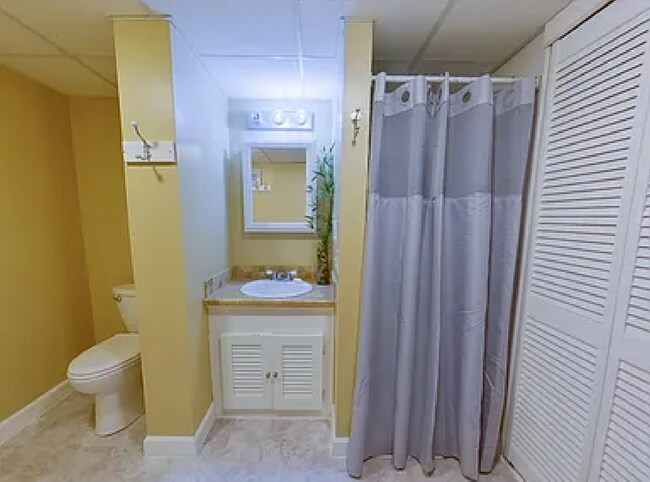 Building Photo - Spacious West Manhattan Home with Fenced Yard, Basement & Bonus Room!
