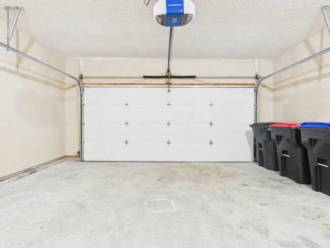 Building Photo - 1206 Foxridge Dr