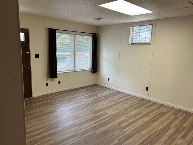 Building Photo - 109 Cedar Trails Ct