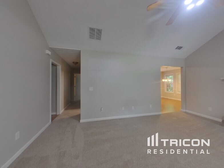 Building Photo - 100 Shadowbrook Trce