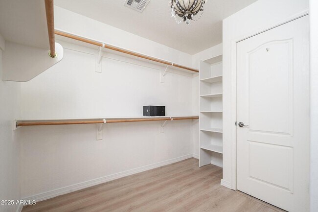 Building Photo - 25256 W Darrel Dr