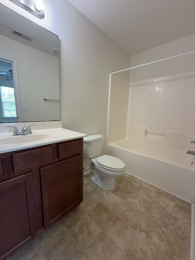 Building Photo - 207 Lanieve Ct