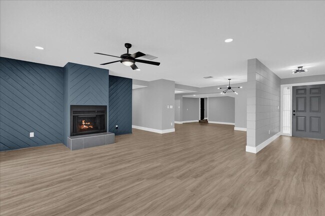 Building Photo - FOR RENT!! SIMPLY STUNNING 4 BED 2 BATH PO...