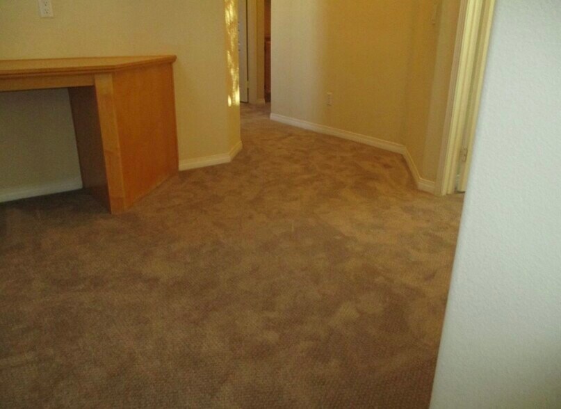 Building Photo - 7821 Daisy Cir