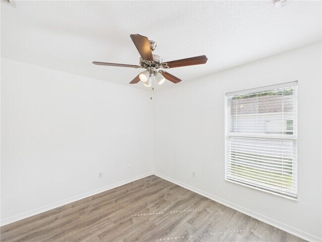 Building Photo - 8135 100th Ave