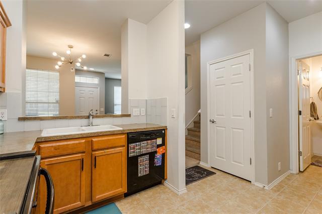 Building Photo - 2747 Hyde Park Dr