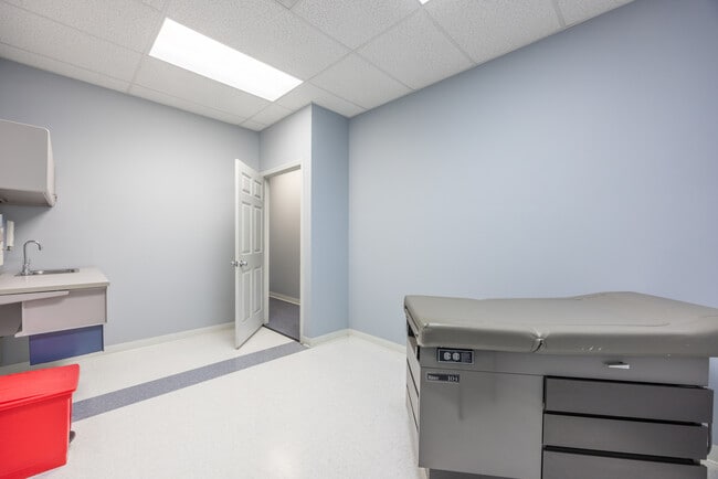 Building Photo - 305 Grady Rd