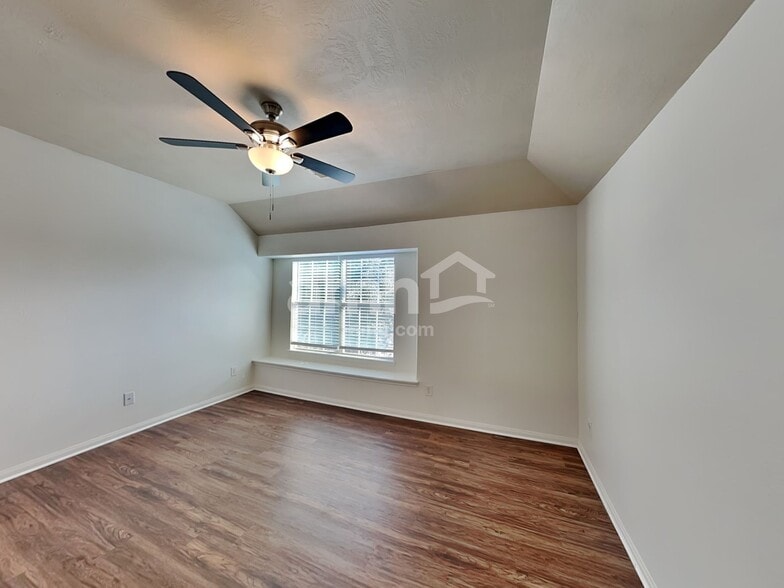 Building Photo - 911 Redcrest Springs Ct