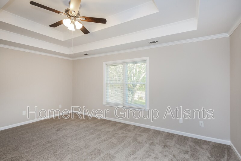 Building Photo - 911 Rolling Meadows Dr