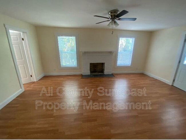 Building Photo - 713 Seneca St