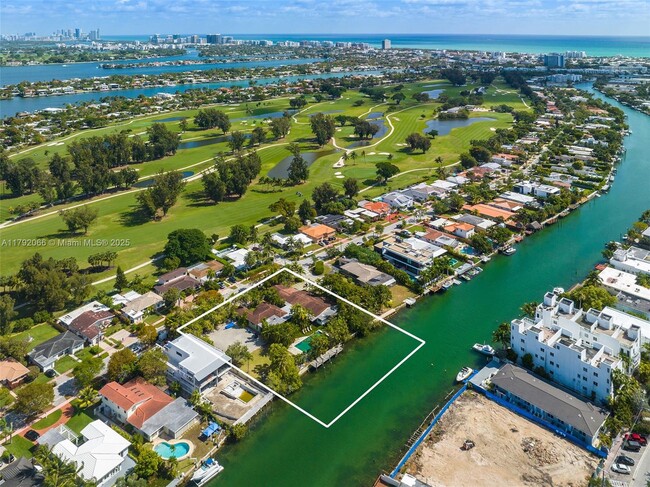 Building Photo - 900 S Shore Dr
