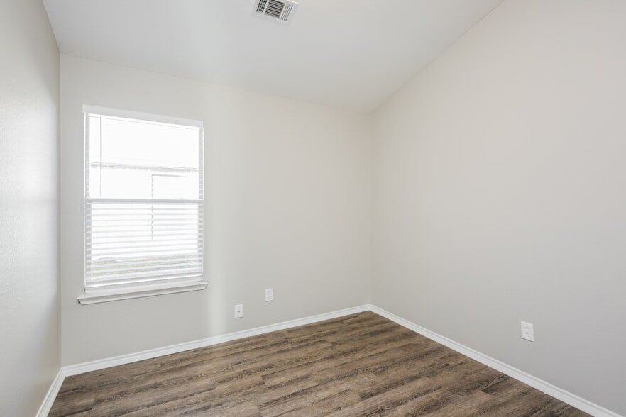 Building Photo - 1125 Browntop St