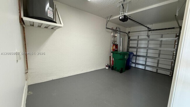 Building Photo - 4735 SW 164th Ave