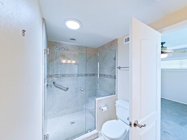 Building Photo - 4 Bedrooms | 2 Bathrooms | 1,574 Sq Ft | Single-Family Home