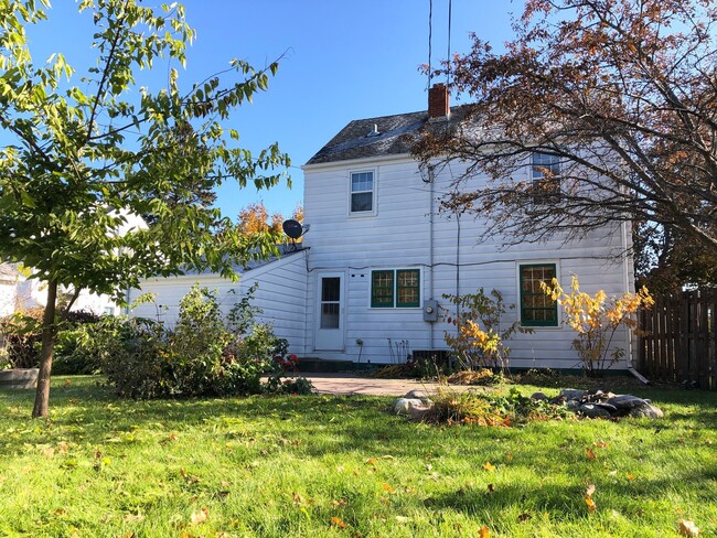 Building Photo - 3 Bedroom House w/Bonus Loft in North Fargo