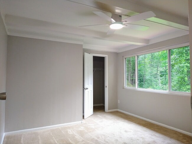 Building Photo - 128 Woodland Hills Dr