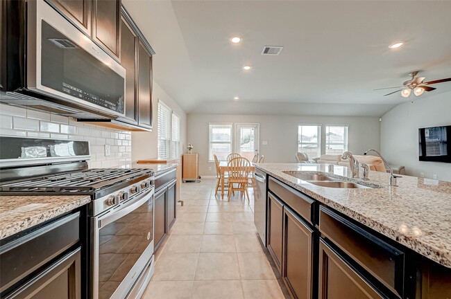 Building Photo - 3206 Dry Creek Dr
