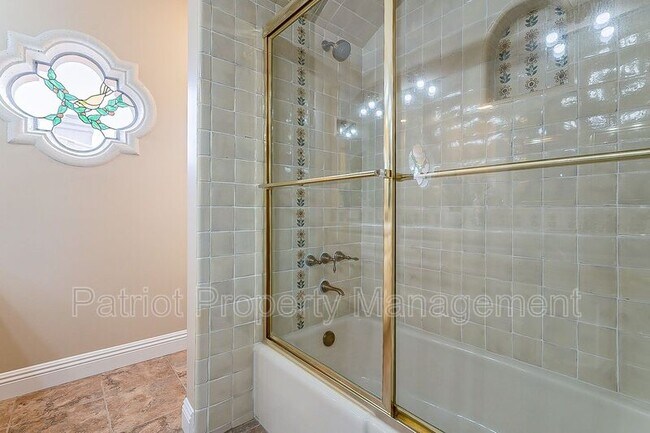 Building Photo - 8602 E Vista Del Lago