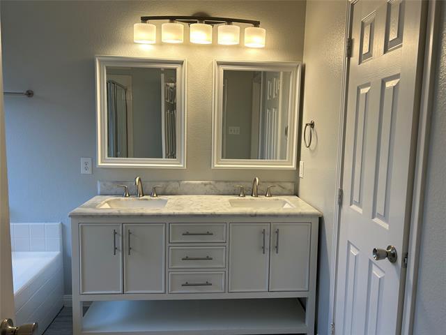 Building Photo - 11905 Stephenville Dr