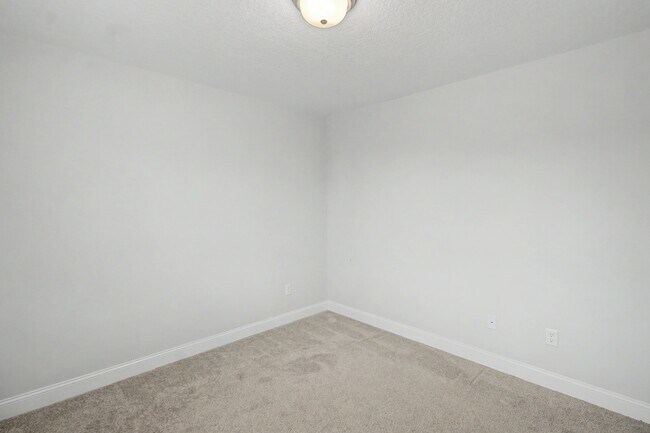 Building Photo - 173 Mcclelland Lp NE