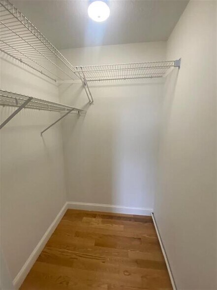 Building Photo - 474 Broadway