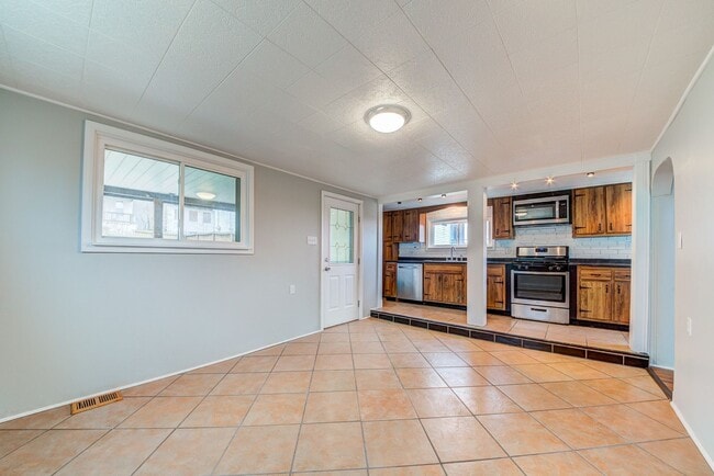 Building Photo - 5 Renwick St