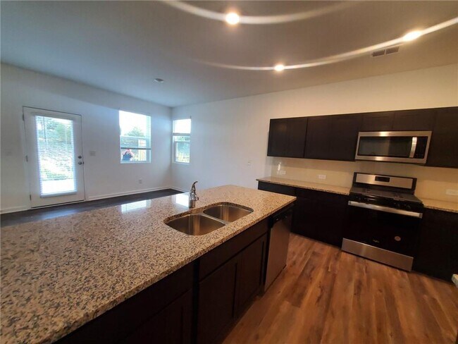 Building Photo - 5745 Thornton Dr