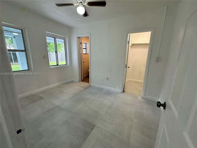 Building Photo - 1049 NW 95th St