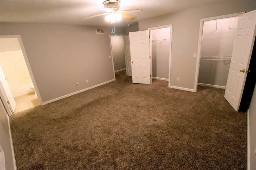 Master Bedroom - 561 Hampton Way