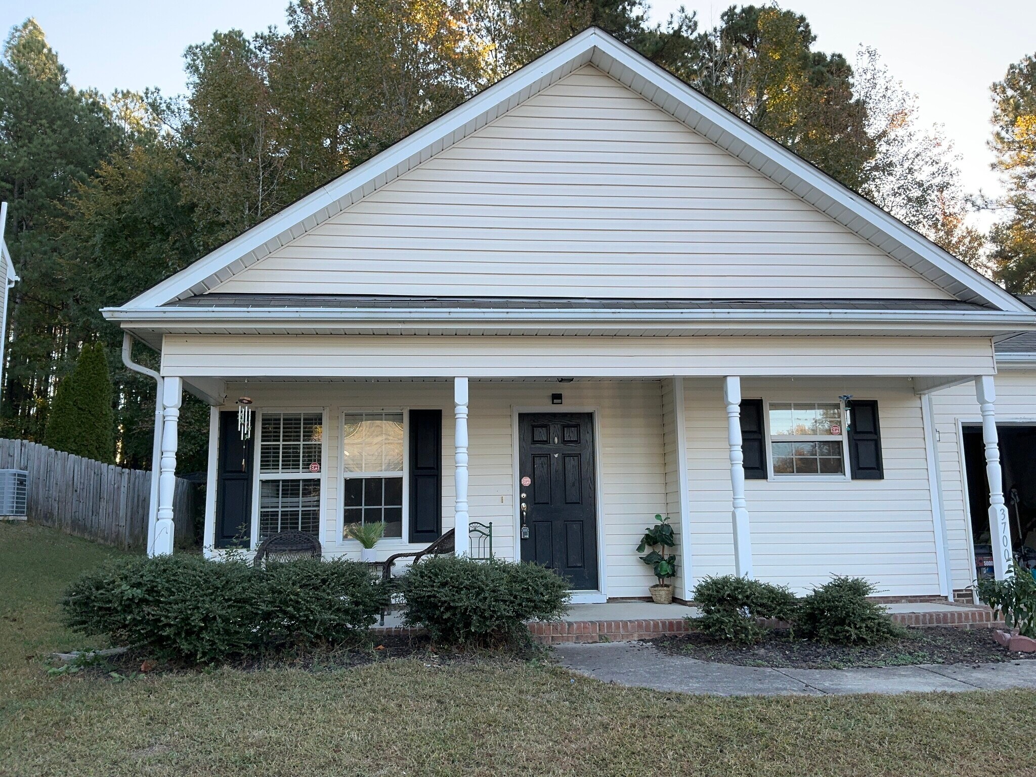 Building Photo - 3700 Cashew Dr