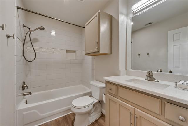 Building Photo - 712 Wedgegate Dr