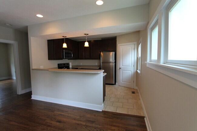 Building Photo - Dreamy 3 Bedroom house in Midtown