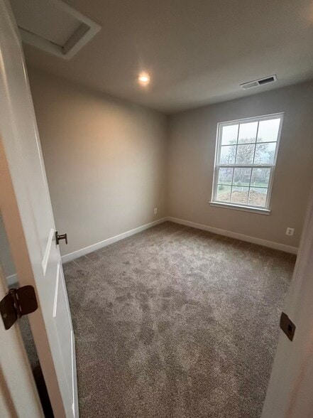 Building Photo - 735 Rosemary Way