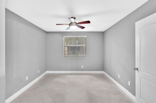 Building Photo - 2881 N Oakland Forest Dr