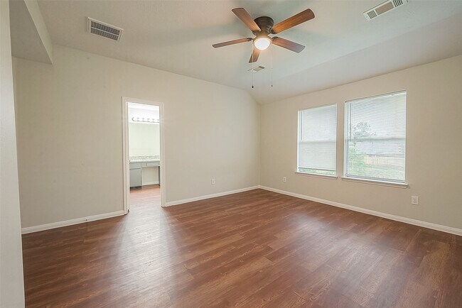 Building Photo - 17523 Coventry Oaks Dr