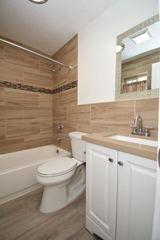 Building Photo - Beautiful 1 Bed 1 Bath Bungalow in West Valley!!!