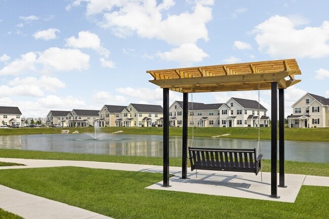 Building Photo - 901 Kelly Green Ln