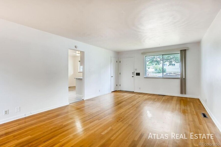 Building Photo - 1304 W Crestline-
